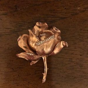 Rose gold plated crystal brooch